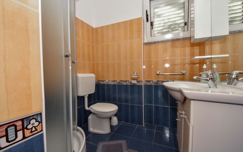 Ines: Marrón, Lavabo, Grifo, Arreglo De Tubería, Espejo, Lavabo Del Baño, Baño, Púrpura, Diseño De Interiores, Mueble De Baño