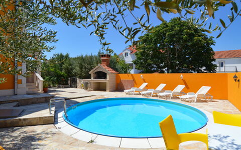 Gorana: Agua, Planta, Propiedad, Cielo, Azur, Naturaleza, Piscina, Sombra, Mueble Para Exteriores, Árbol