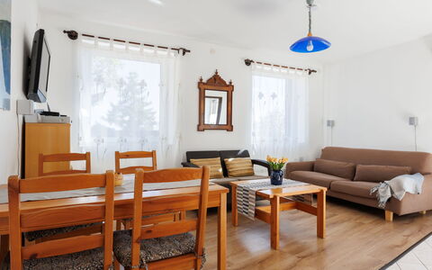 Dul: Mueble, Diseño De Interiores, Piso, Sofá, Madera, Suelo, Habitación, Techo, Sala, Encendiendo