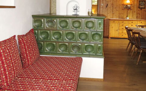 Nachbarbauer: Habitación, Mueble, Propiedad, Edificio, Diseño De Interiores, Suelo, Casa, Bienes Raíces, Mesa, Casa