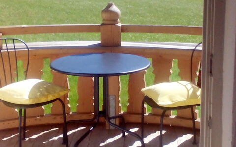 Sonneck: Propiedad, Mueble, Mesa, Patio, Silla, Casa, Mesa Al Aire Libre, Casa, Bienes Raíces, Hierba