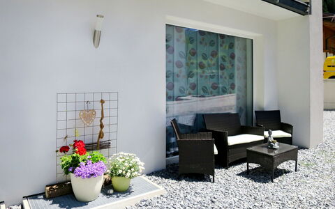 Tschiderer: Planta, Flor, Propiedad, Edificio, Maceta, Ventana, Planta De Casa, Diseño De Interiores, Casa, Piso