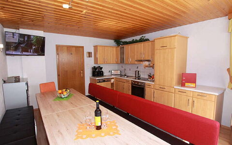 Kappl 605: Propiedad, Mueble, Madera, Naranja, Diseño De Interiores, Cocina, Mesa, Piso, Suelo, Gabinetes