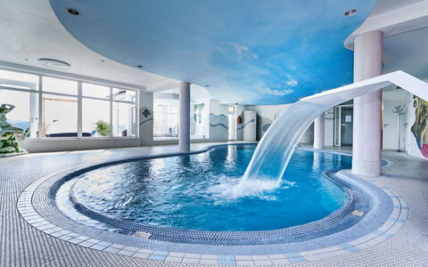 Heckenrose mit Badewelt und Sauna Inkl.: Piscina, Recurso, Departamento, Hotel, Ocio, Ciudad De Vacaciones, Pretil, Hotel Boutique, Villa, Balcón