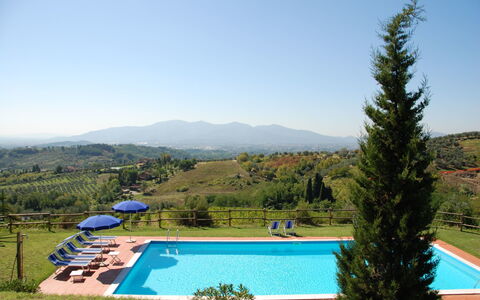 Fubbiano: Piscina, Propiedad, Ocio, Inmuebles, Árbol, Vacaciones, Bienes Raíces, Hierba, Recurso, Hill Station