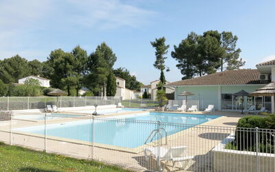 Ile D'oléron 626: Propiedad, Piscina, Casa, Cerca, Bienes Raíces, Casa, Barrio Residencial, Edificio, Arquitectura, Árbol