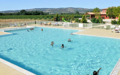 Valence 602: Agua, Cielo, Piscina, Azur, Cuerpo De Agua, Árbol, Ocio, Verano, Recreación, Ciudad De Vacaciones
