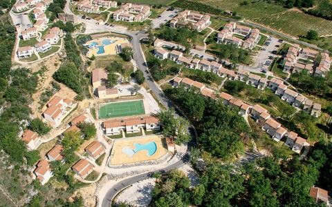 Vallon-Pont-D'Arc 621: Fotografía Aérea, Vista Panorámica, Barrio Residencial, Diseño Urbano, Suburbio, Asentamientos Humanos, Barrio, Fotografía, Paisaje, Inmuebles