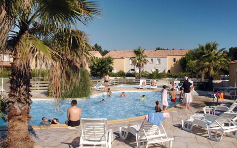 Valras Plage 606: Piscina, Recurso, Vacaciones, Propiedad, By, Ocio, Palmera, Árbol, Edificio, Bienes Raíces