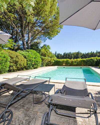 Les Puits Neufs: Mueble Para Exteriores, Mueble, Sombra, Piscina, Jardín, Silla, Recurso, Mesa Al Aire Libre, Paisajismo, Eco Hotel