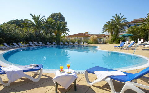 Port Grimaud 615: Piscina, Recurso, Propiedad, Vacaciones, Edificio, Ocio, Bienes Raíces, Palmera, Árbol, Casa