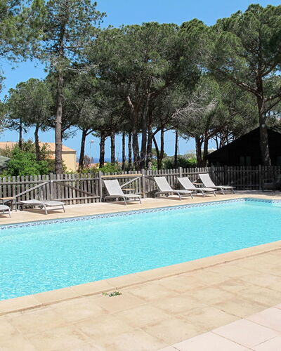 Calvi 609: Piscina, Propiedad, Ocio, Bienes Raíces, Vacaciones, Agua, Casa, Recurso, Edificio, Árbol