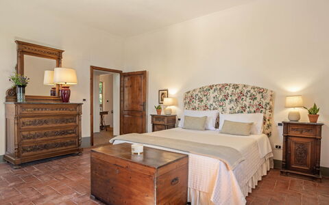 La Fonte: Mueble, Diseño De Interiores, Piso, Pared, Habitación, Madera, Cama, Suelo, Habitación, Cajón