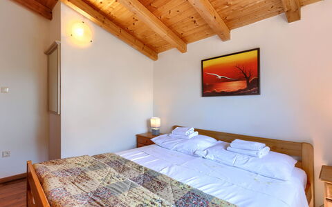Poreč Kaštelir 629: Mueble, Edificio, Propiedad, Comodidad, Madera, Diseño De Interiores, Arquitectura, Suelo, Cama, Casa