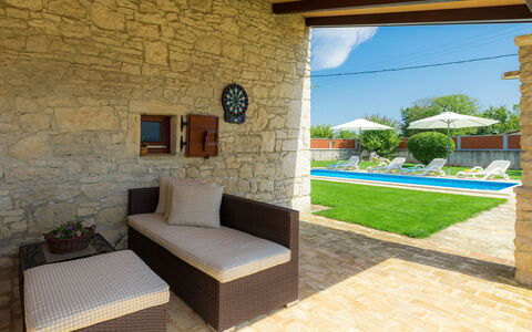 Bozac: Propiedad, Habitación, Edificio, Casa, Diseño De Interiores, Mueble, Pared, Bienes Raíces, Casa, Arquitectura