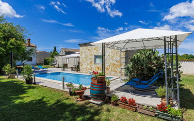 Pula Marčana 609: Piscina, Sombra, Ocio, Losa, Jardín, Paraguas, Eco Hotel, Paisajismo, Mueble Para Exteriores, Inmuebles