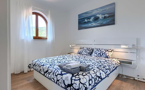 Ester: Cama, Diseño De Interiores, Habitación, Mueble, Piso, Suelo, Madera, Lecho, Sábana, Habitación