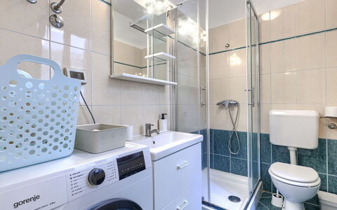 Ester: Lavadora, Arreglo De Tubería, Diseño De Interiores, Piso, Baño, Suelo, Lavabo, Mueble De Baño, Cuarto De Lavado, Lavabo Del Baño