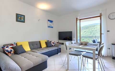 Ester: Mueble, Diseño De Interiores, Piso, Suelo, Sofá, Habitación, Departamento, Sala, Silla