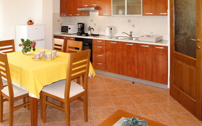 Alojamiento:&nbsp;Martina (Lbn377) 763.2