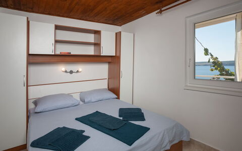 Fister: Cama, Habitación, Habitación, Mueble, Propiedad, Sábana, Marco De La Cama, Diseño De Interiores, Edificio, Casa