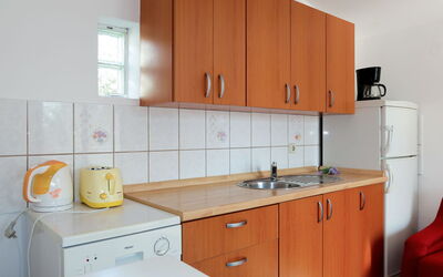 Alojamiento:&nbsp;Lucija ( Kbg305) 608.1