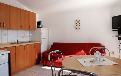 Alojamiento:&nbsp;Lucija ( Kbg305) 608.1