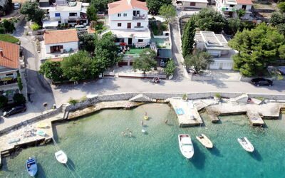 Šibenik 610: Propiedad, By, Edificio, Piscina, Fotografía Aérea, Turismo, Bienes Raíces, Ocio, Casa, Fotografía