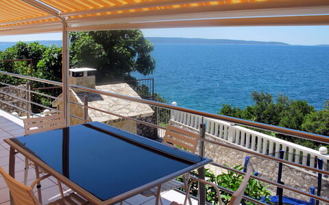 Trogir 627: Agua, Edificio, Planta, Mueble, Propiedad, Ventana, Mesa, Cielo, Azur, Silla