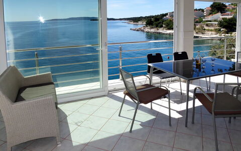 Trogir 627: Agua, Mueble, Cielo, Propiedad, Edificio, Azul, Silla, Sombra, Mueble Para Exteriores, Diseño De Interiores