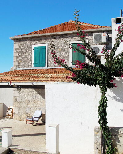 Hvar Kalober 617: Casa, Propiedad, Edificio, Pared, By, Barrio, Arquitectura, Casa, Pueblo, Área Rural