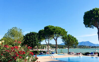 Desenzano 617: Agua, Cielo, Planta, Flor, Piscina, Árbol, Arecales, Costeras Y Los Accidentes Geográficos Oceánico, Paisaje Natural, Ocio