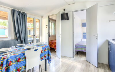 Rosapineta Sud 626.4: Habitación, Propiedad, Mueble, Edificio, Bienes Raíces, Diseño De Interiores, Suelo, Casa, Mesa, Techo