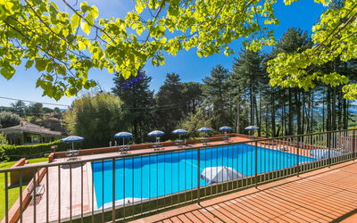 Montaione 612: Agua, Planta, Propiedad, Cielo, Piscina, Naturaleza, Azur, Sombra, Árbol, Mueble Para Exteriores