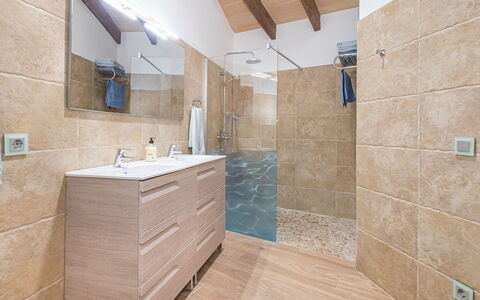 Cordella: Grifo, Arreglo De Tubería, Propiedad, Mueble De Baño, Lavabo, Espejo, Gabinetes, Baño, Madera, Diseño De Interiores