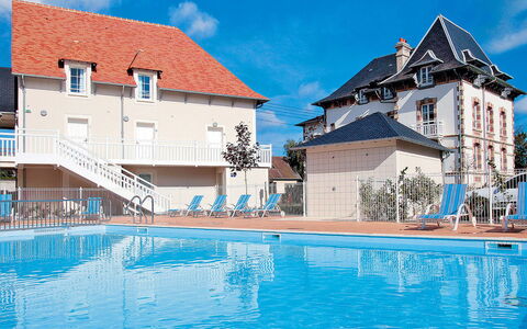 Cabourg 633: Azul, Piscina, Propiedad, Edificio, Casa, By, Arquitectura, Cielo, Casa, Bienes Raíces