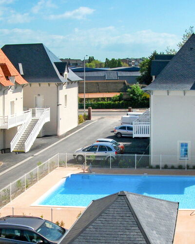 Cabourg 633: Barrio Residencial, Propiedad, Casa, Edificio, By, Techo, Arquitectura, Casa, Bienes Raíces, Piscina