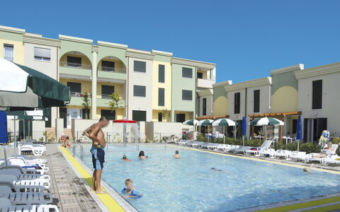 Caorle 642: Piscina, Recurso, Material Compuesto, Mueble Para Exteriores, Sombra, Hotel, Eco Hotel, Fuente De Agua, Thermae