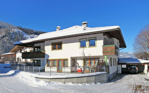 Zell am Ziller 685: Propiedad, Casa, Nieve, Casa, Invierno, Bienes Raíces, Edificio, Cielo, Arquitectura, Techo