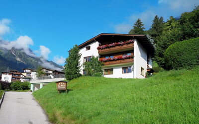 Finkenberg 608: Propiedad, Cordillera, Montaña, Accidentes Geográficos Montañosas, Cielo, Paisaje Natural, Casa, Hill Station, Alpes, Hierba