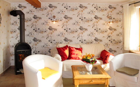 Tribbevitz: Habitación, Diseño De Interiores, Pared, Suelo, Mueble, Sala, Techo, Diseño De Interiores, Sofá, Almohada