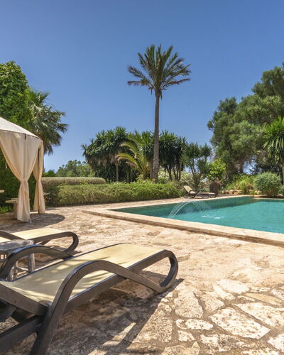 Moli de Son Vidal: Cielo, Planta, Agua, Propiedad, Piscina, Azur, Árbol, Mueble Para Exteriores, Sombra, Arecales