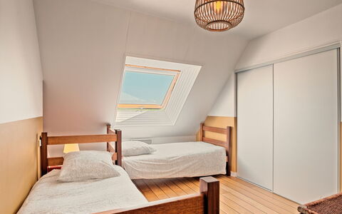 Belle Vue Mer et Groix: Mueble, Propiedad, Comodidad, Madera, Mesa, Diseño De Interiores, Suelo, Piso, Madera Dura