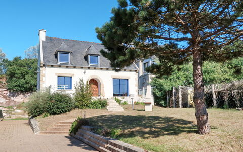 Etoile de Mer: Planta, Edificio, Propiedad, Cielo, Ventana, Árbol, El Terreno Del Lote, Casa, Cabaña, Barrio