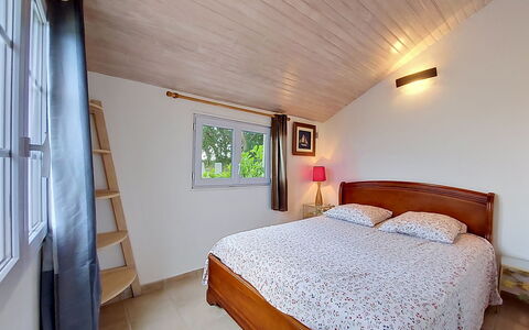 La Belle Vue: Mueble, Cama, Diseño De Interiores, Habitación, Pared, Suelo, Piso, Habitación, Madera, Techo