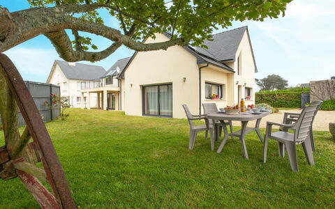 Brignogan-Plage 613: Planta, Edificio, Cielo, Propiedad, Mueble, Ventana, Árbol, Mesa, El Terreno Del Lote, Casa