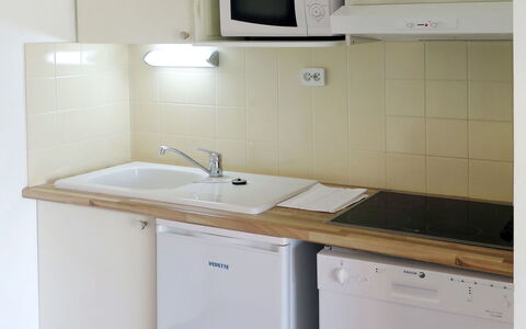 Parentis en Born 665: Gabinetes, Aparato De Cocina, Edificio, Mostrador, Estufa De Cocina, Electrodoméstico, Cocina, Madera, Diseño De Interiores, Electrodoméstico