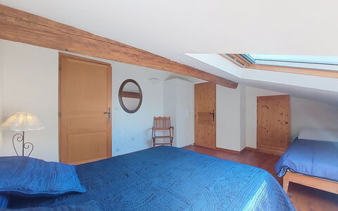 Mas du Combaud: Mueble, Diseño De Interiores, Madera, Cama, Habitación, Techo, Piso, Suelo, Habitación, Sábana