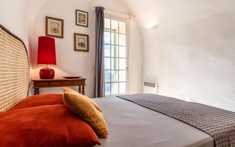 Casa Marcelli: Propiedad, Mueble, Ventana, Comodidad, Madera, Textil, Sombra, Edificio, Diseño De Interiores, Marco De La Cama