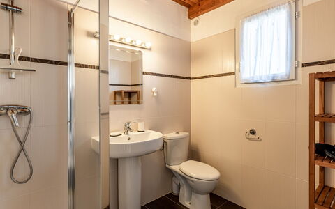 Sagone 602: Arreglo De Tubería, Baño, Lavabo, Púrpura, Lavabo Del Baño, Edificio, Ventana, Diseño De Interiores, Grifo, Suelo